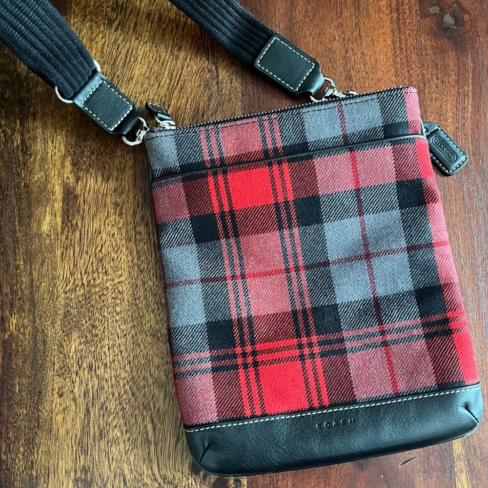 NWOT Coach 100% Wool Plaid Red Black Leather Swing Pack Crossbody Bag Boutique